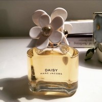 Marc Jacobs Daisy